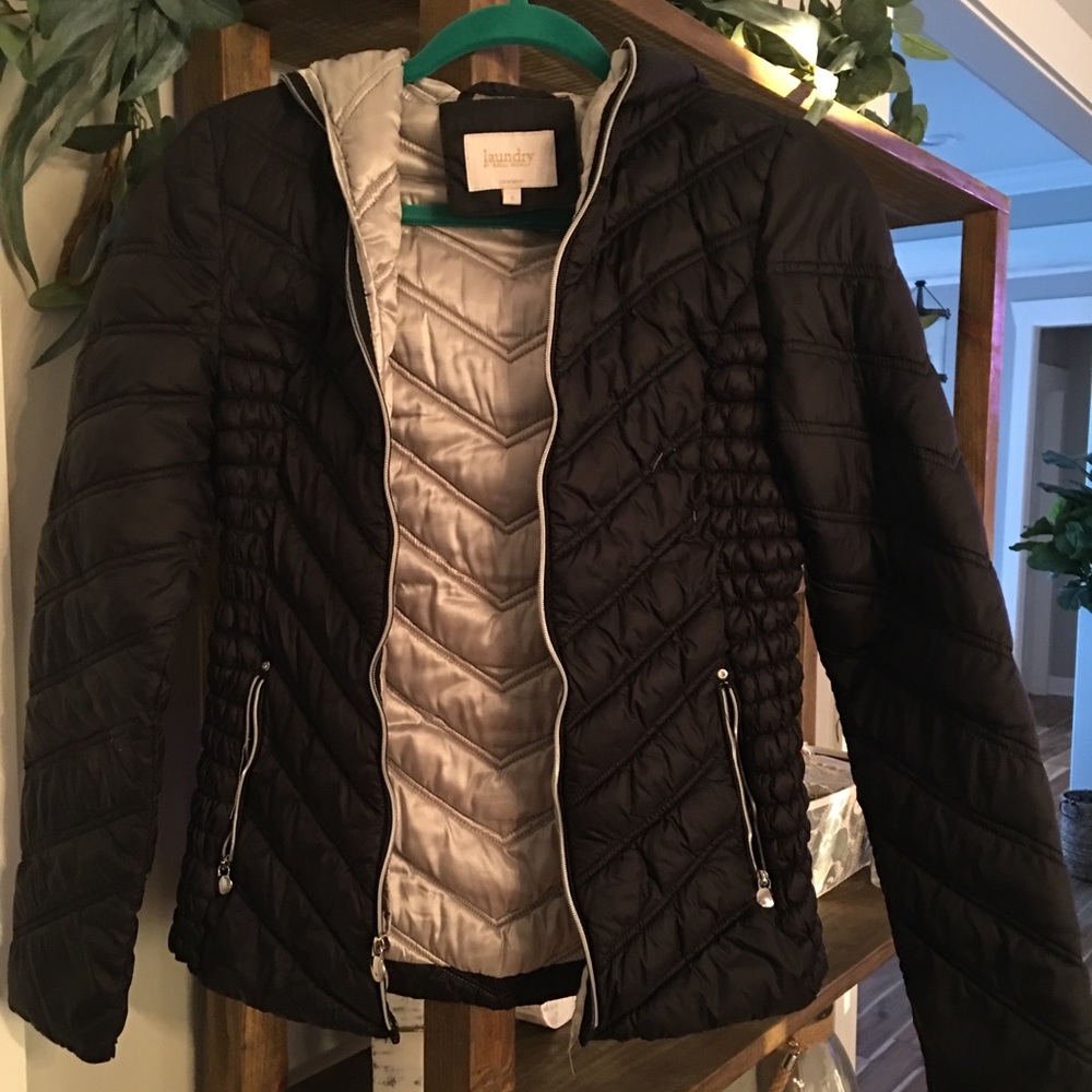 Lightweight down jacket